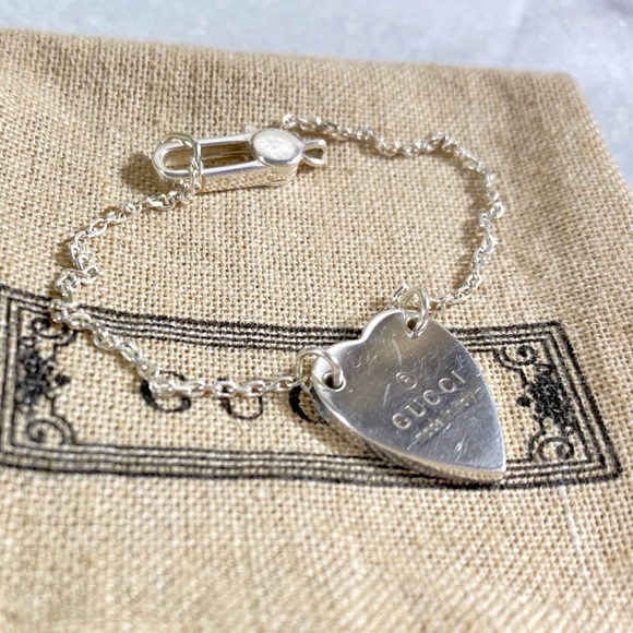 |SOLD| Gucci Sterling Silver Logo Heart Bracelet - Picture 5 of 10